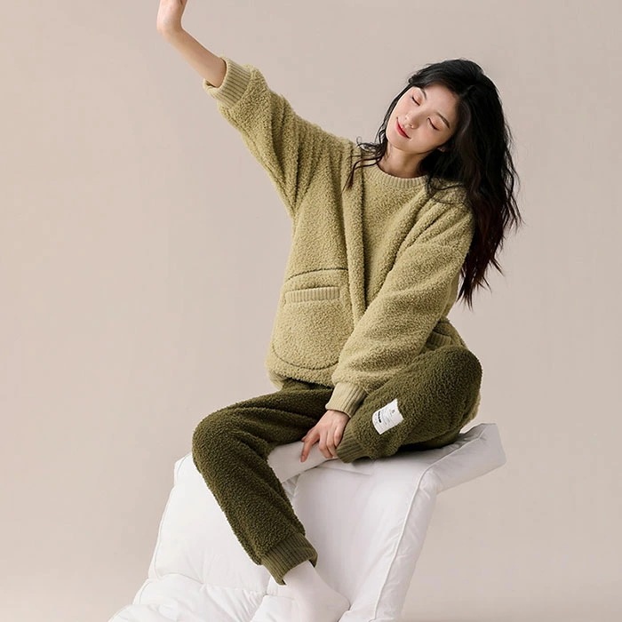パジャマ レディース ルームウェア 上下セット セットアップ 冬 暖かい スウェット 長袖 部屋着 可愛い 厚手 裏起毛 かわいい 大きいサイズ 寝間着 保暖 防寒 おしゃれ 女性用 彼女 妻 旅行