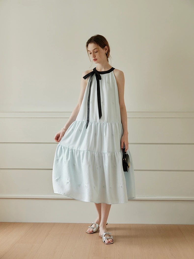 無地 刺繍 パール・ビーズ オフショルダー 袖なしロング・マキシ丈ワンピ [ブルー]