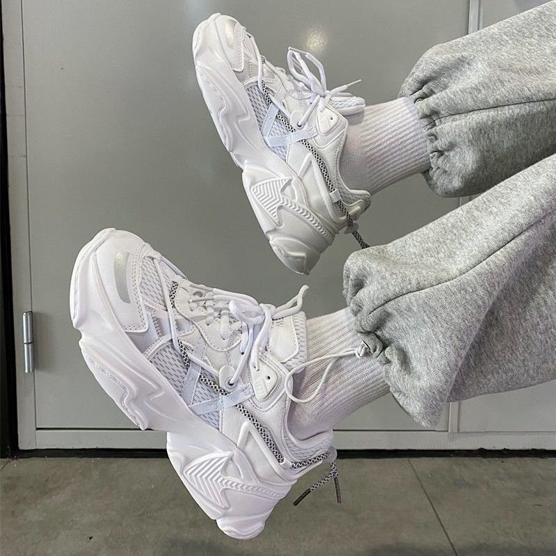 ランニングに普段履きに街でも映える高機能シューズ スニーカー メンズ スポーツシューズランニング ウォーキングシューズ アウトドア クッション 軽量 運動靴 履きやすい カジュアル