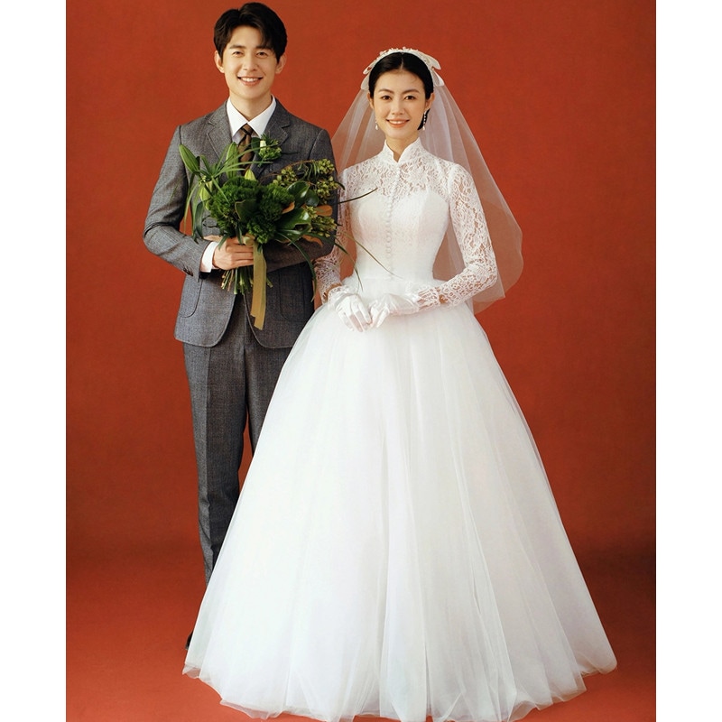 フランス式ライトウェディングドレス2023新婦長袖シンプルモップホワイトスリム冬vネック気質お出かけ紗