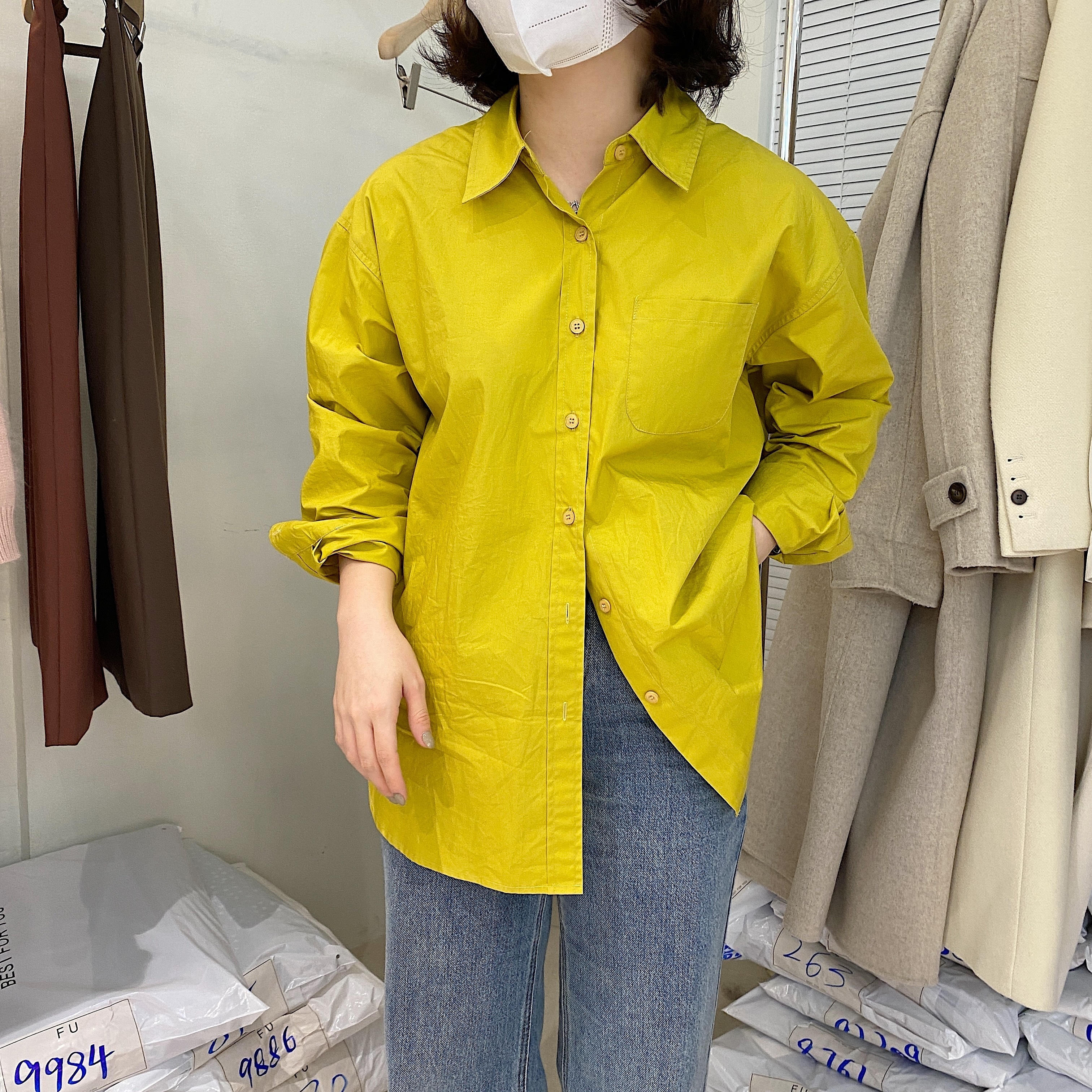 シャツ レディース トップス 白シャツ 袖あり 長袖 襟付き 綿 シンプル カジュアル 個性的 主役級 存在感 定番 かわいい シンプル 無地 レイヤードスタイル シーズンレス カラーバリエーション