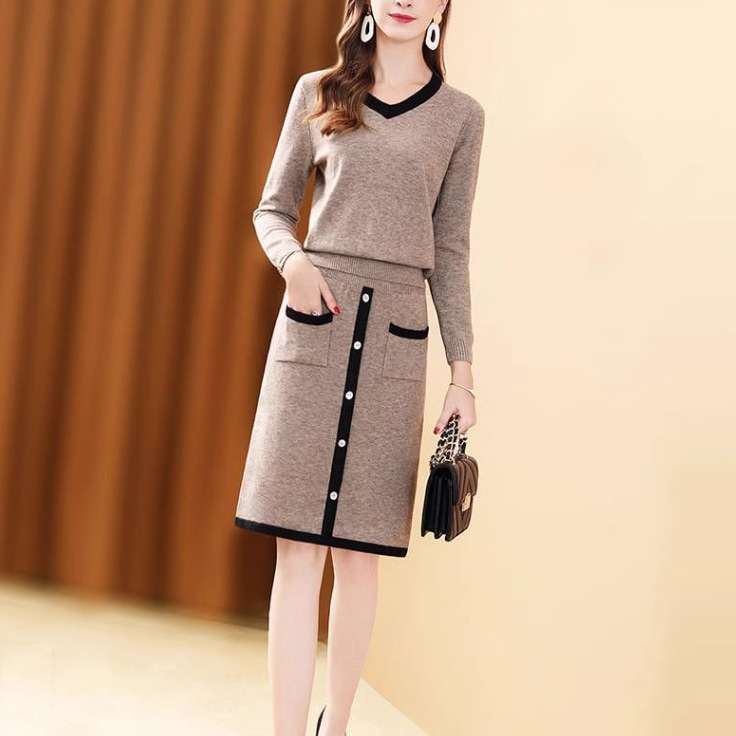 セットアップ 膝丈 長袖 袖あり Vネック 襟なし Iライン フェミニン ポケット ハイウエスト ウエストゴム ニット かわいい 大人可愛い きれいめ シンプル 上品 おしゃれ こなれ感 ラフ 主役級