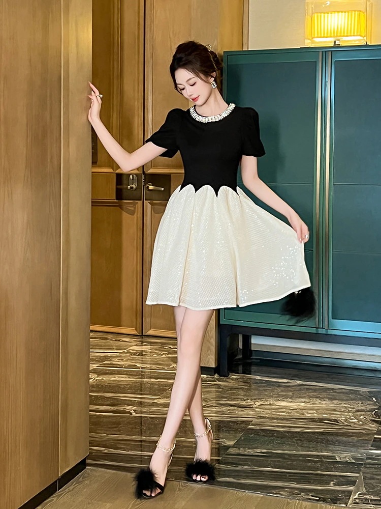 【3日以内出荷】2026 春夏 ドレス ワンピース フリル Vネック タイト ショートワンピース キャバドレス 着痩せ 人 卒業式 結婚式 ウェディング 二次会 パーティードレス レディースファッショ