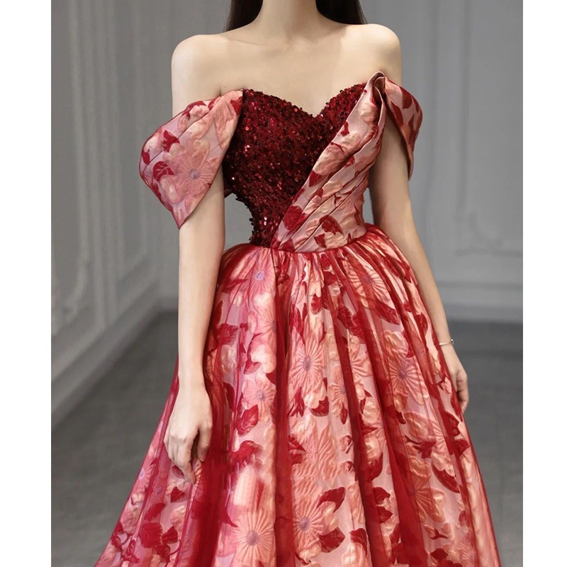 ワンショルダートーストドレス花嫁2025年春新作ワインレッド婚約ドレスドレス高級スリム女性
