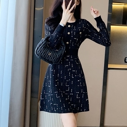 ワンピース ミニワンピース 長袖 クルーネック ウエストマーク ハイウエスト デザインボタン 可愛い かわいい 大人可愛い きれいめ シンプル 上品 おしゃれ かっこいい カジュアル こなれ感 個性的