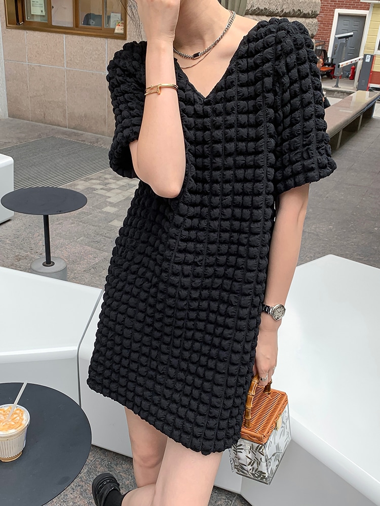 エンボスパフスリーブワンピース パフスリーブ ストレート ミニ丈ワンピース ワンピース ドレス 膝丈 レディース フレンチ かわいい ブラックコーデ C63