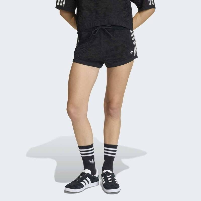 매장 놀랍도록 탄력적인 허리밴드로 편안하게 조절 가능한 레귤러핏 크로셰 쇼츠(KC6478) 312798 1783949 1000819353516