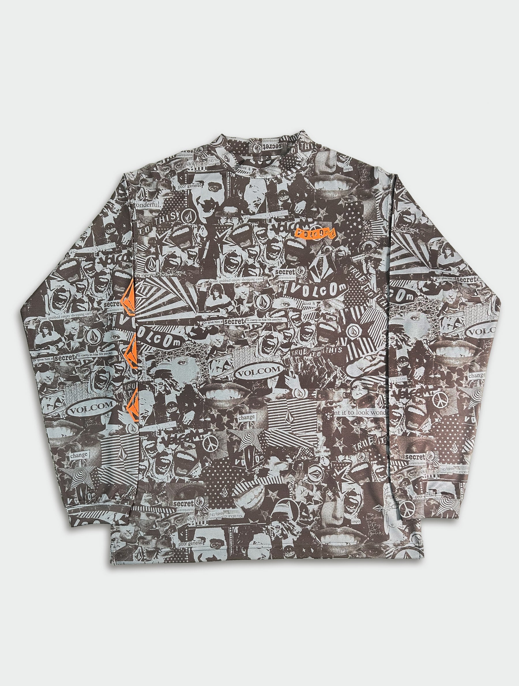 【OUTLET】LONG SLEEVE MOCK NECK TEE - COLLAGE