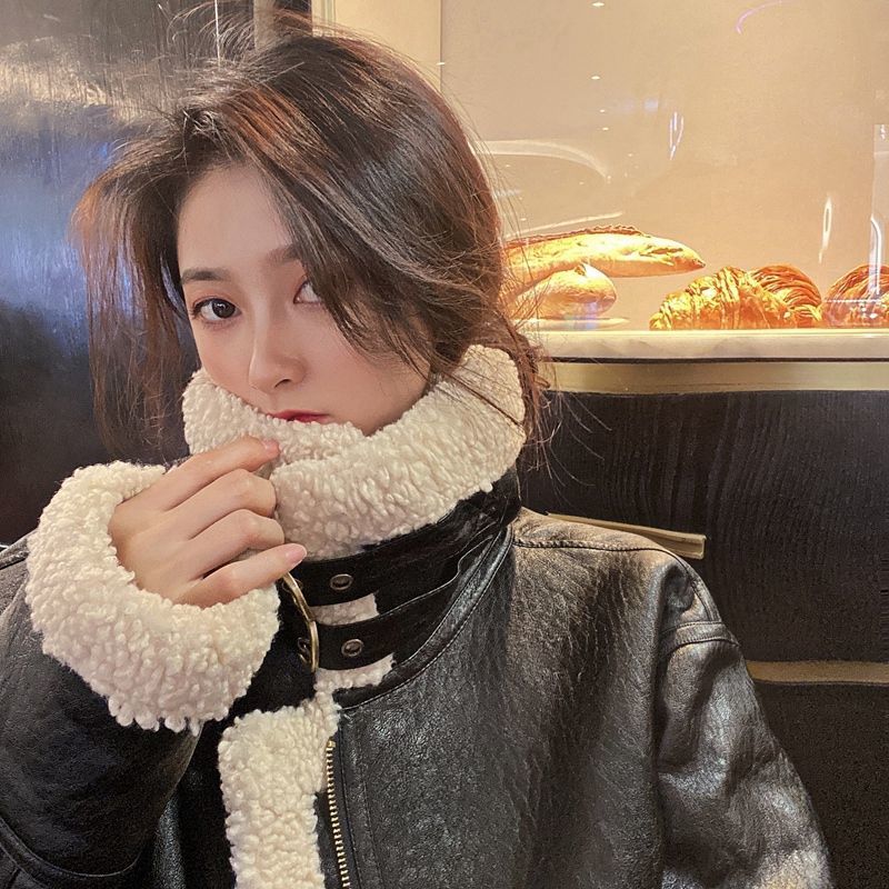 子羊の毛を模した毛皮一体のコート女性秋冬立襟韓国版ゆったり機関車服レザージャケット加絨加厚コート