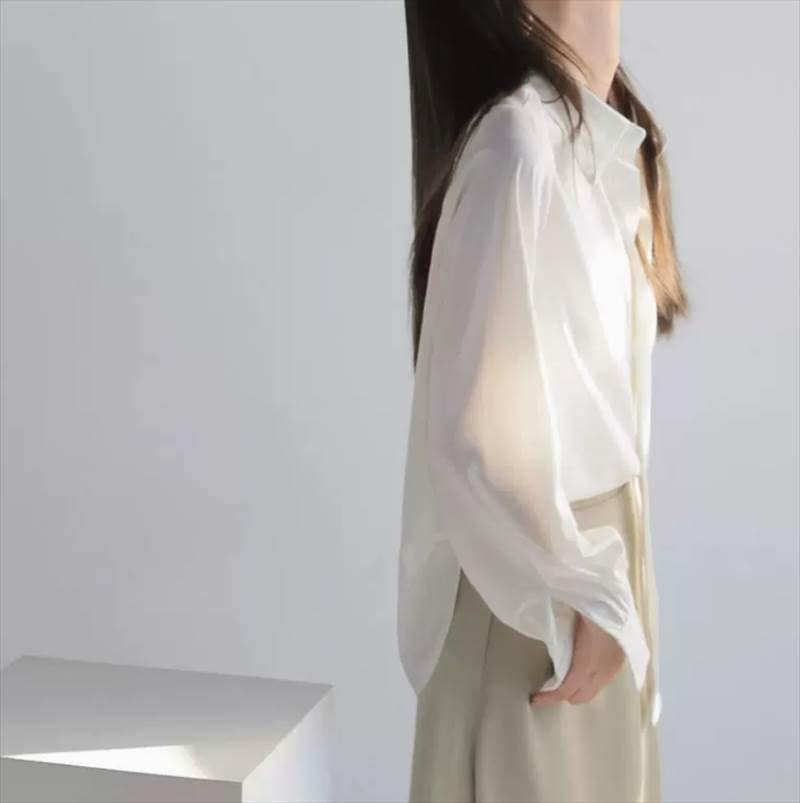 トップス ブラウス ボリューム袖 襟付き サイドスリット サテン きれいめ シンプル 大人 上品 大人女子 こなれ感 モード系 セクシー エレガント フォーマル とろみ感 抜け感 無地 春 秋 冬 1 5,207円