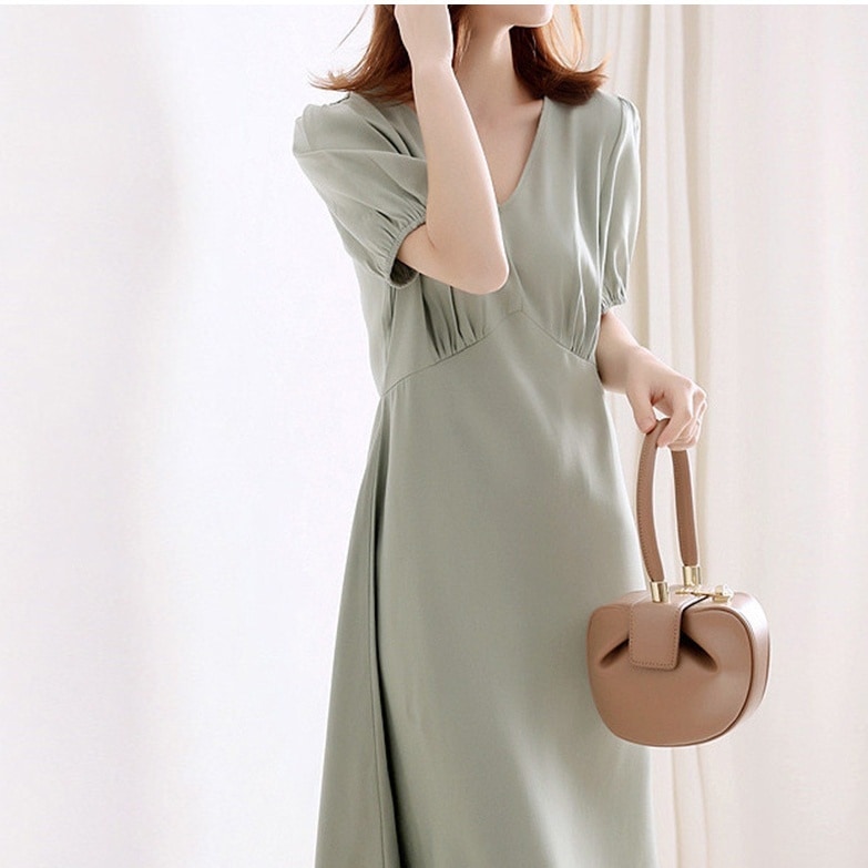 ワンピース シフォンワンピース 5分袖 Vネック 切り替えデザイン セミフレア 膝丈 ミディアム丈 かわいい 大人可愛い きれいめ シンプル 上品 おしゃれ かっこいい カジュアル こなれ感 個性的