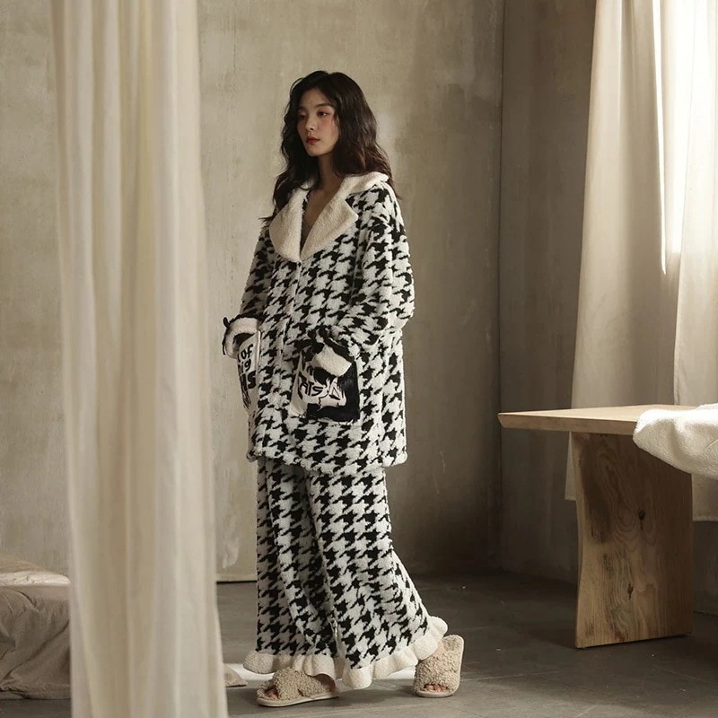 サンゴのパジャマレディース保温とベルベットの厚い手ス裏起毛新型ウェア2セット部屋着