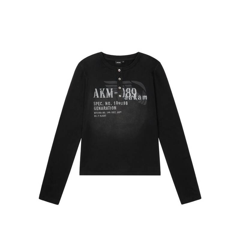 アカム AAKAM ボタンレタリング ロングスリーブ ブラック 549898