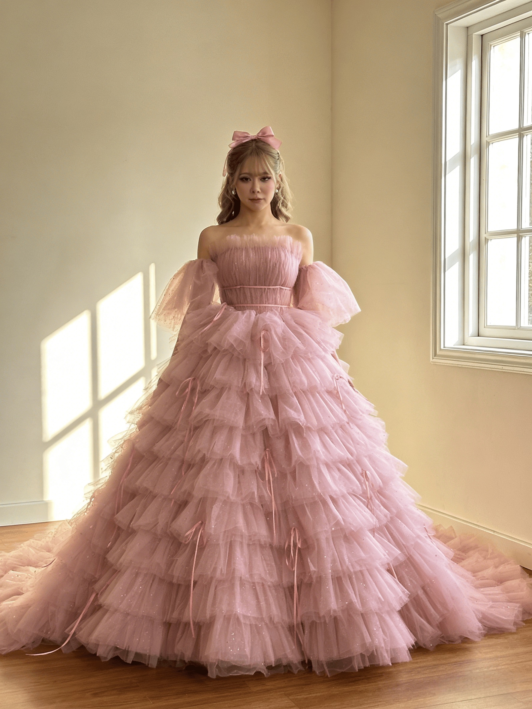 カラードレス フリル袖 シークインチュール ボリュームドレス 柔らかく重ねたチュールスカート 華やかなトレーン 結婚式