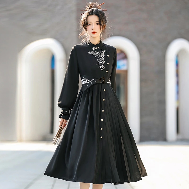【快速出荷】チャイナ風ワンピース 長袖 ベルト付き チャイナ服 高見え ロングワンピース 刺繍 黒 ゴシック フロントボタン