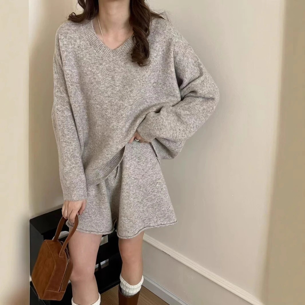 セットアップ涼しく楽ちんセットアップ2025春の作おしゃれニットセットアップニットスーツゆったりけだるい風セーターセットレディースVネックニットトップス二点セット