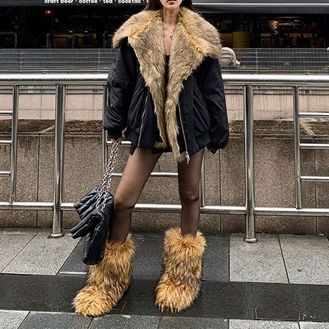 アウタージャンパーブルゾンレデイース服アウタージェケット中綿ジャケットファージャケット2024冬新品ショート丈可愛いゆったりフェイクファー取り外れるブラックフリーサイズ