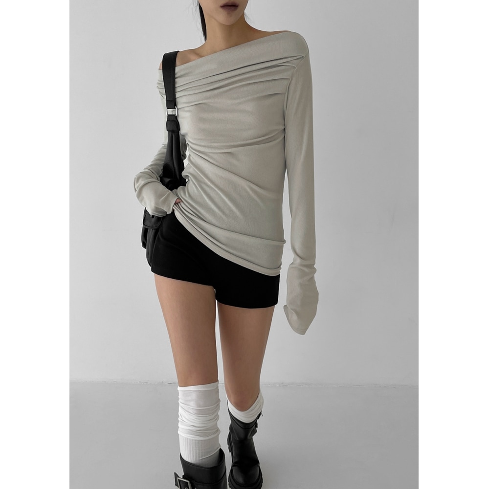 ブラックアップヒントドレープオフショルダー