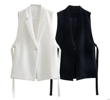 トップス ベスト ジレ ノースリーブ Vネック 襟付き ストレート ベルト バックル スリット 前開き 大人可愛い シンプル カジュアル おしゃれ お洒落 かっこいい 大人女子 こなれ感 ラフ