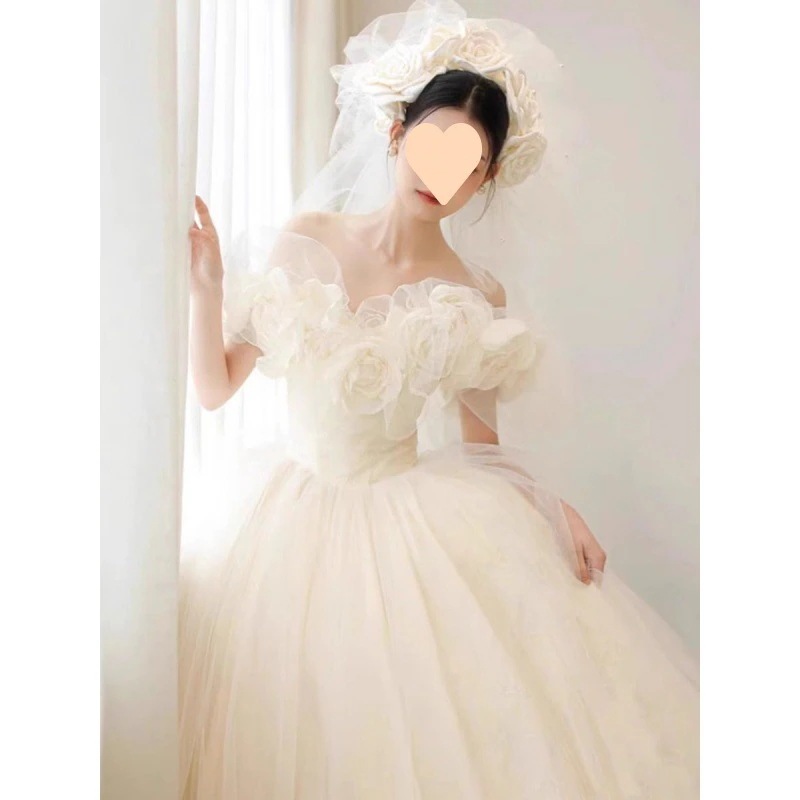 ライトウェディングドレスメインヤーンブライドワンショルダーフォレストハイエンドテクスチャ2025ドレススモールマンアウトベール