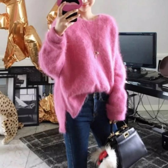 ニット レディース セーター シャギーニット 長袖 オーバーサイズ ラウンドネック クルーネック スリット 無地 シンプル ピンク かわいい ガーリー カジュアル おしゃれ 5,112円