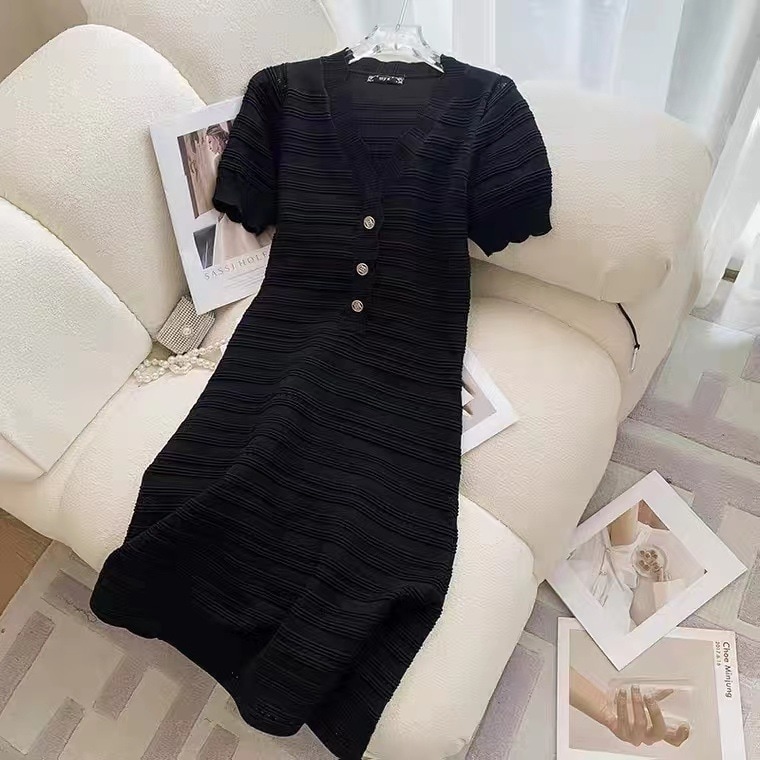 女性の新しいスタイルのお茶の間のハイエンドの黒のドレスの気質のスカートのデザインのセンスのニッチ