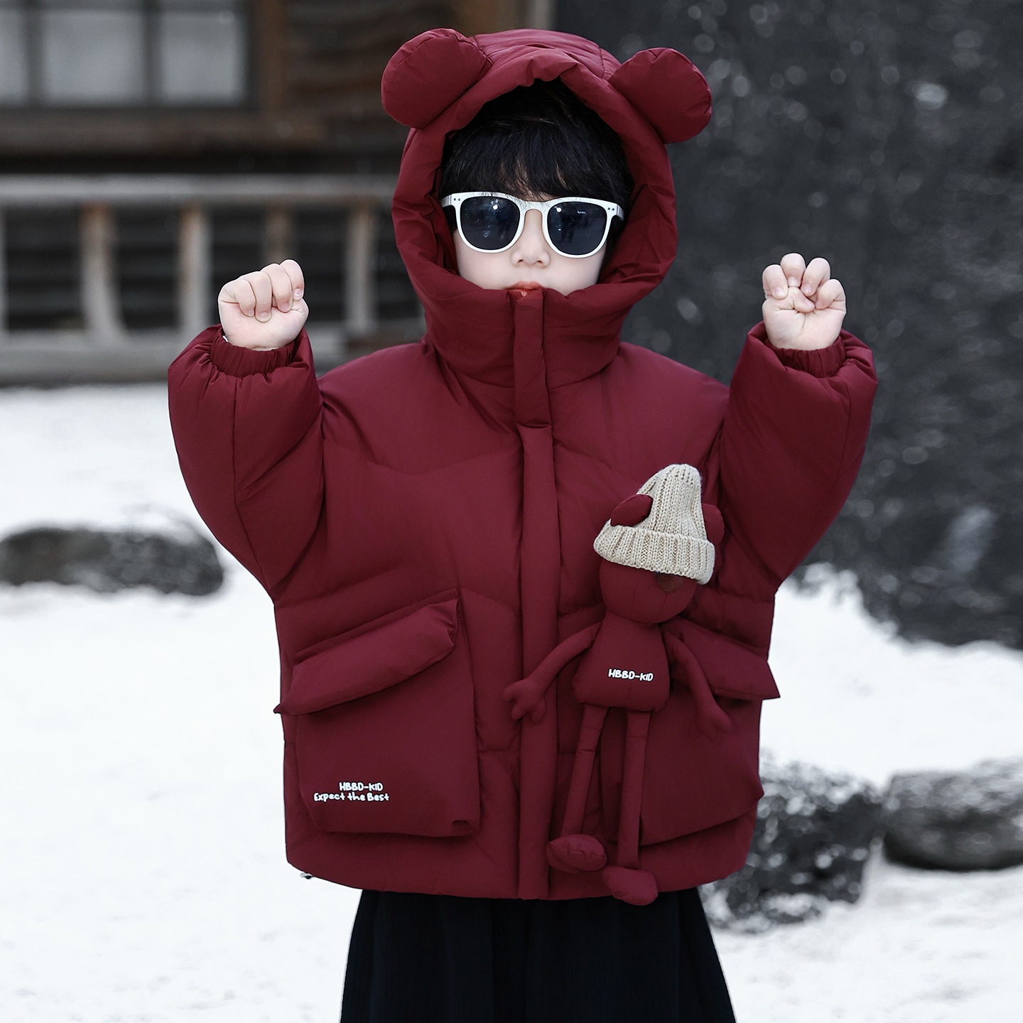 男の子のファッションダウンジャケット子供の白いアヒルの綿毛のコート冬服新型防風男性の宝冬服保温綿入れのコート
