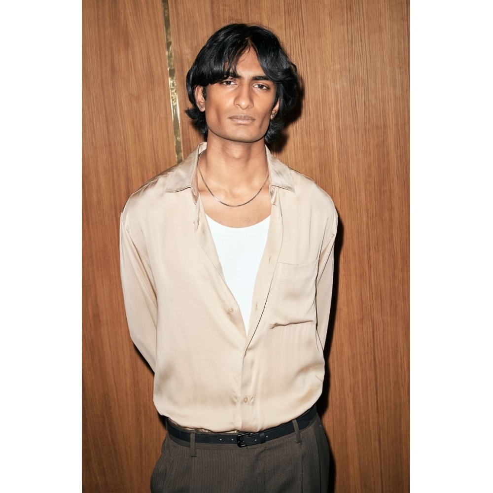 H&M サテンシャツレギュラーフィットベージュ