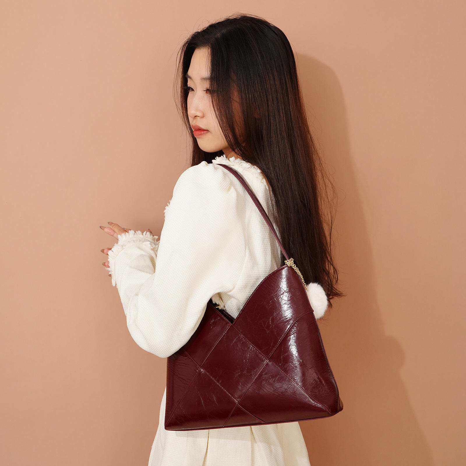 【本革/3カラー /キーホルダーを贈る】人気デイリーバッグ/レディース/トート/ショルダーバッグ/バッグ
