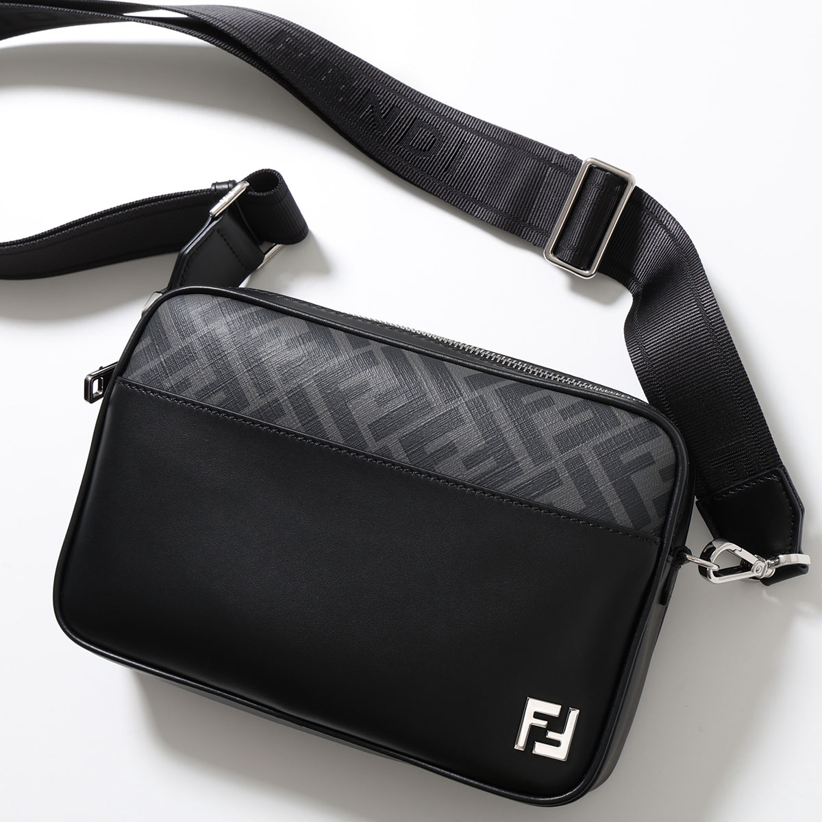 FENDI フェンディ ショルダーバッグ SQUARED FF CAMERA CASE スクエア FF カメラケース 7M0286 AJF0 メンズ レザー FF柄 ズッカ柄 クロスボディ クラッチ
