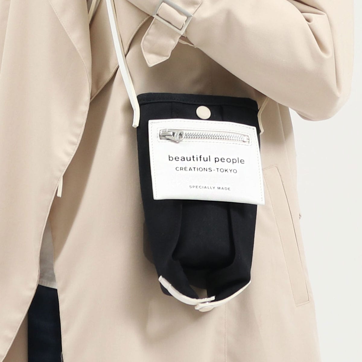 セール lining logo pocket document case ショルダー 611966