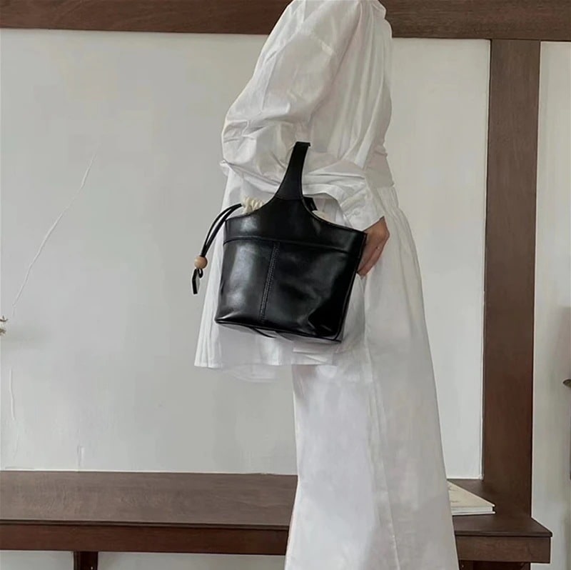 レデイースバッグ婦人鞄トートバッグハンドバッグショルダーバッグ2025秋新作本革可愛いデザイン通勤３カラー30%までに制限