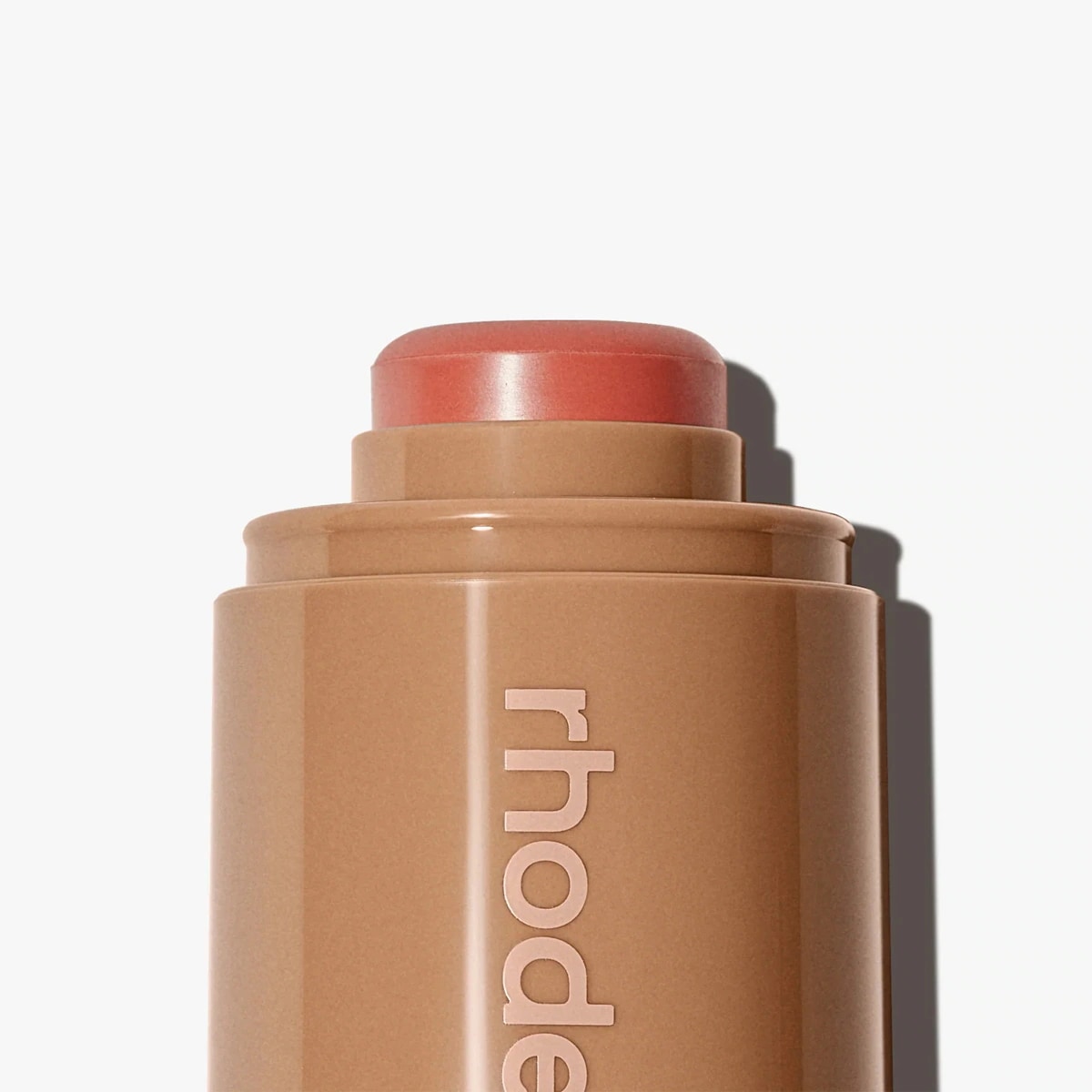 【エクスプレス便】rhode ロード　ポケットブラッシュ　チーク　freckle - neutral peach　5.3g / 0.18oz　ヘイリービーバー　海外コスメ 海外セレブ