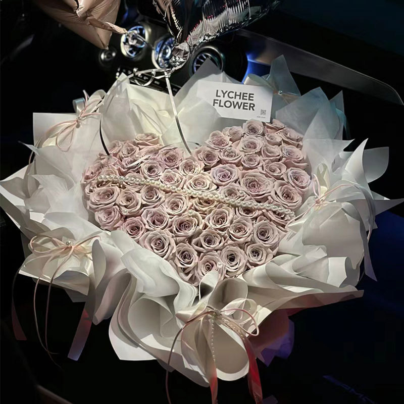 あなたのガールフレンドのためのライト高級不滅の花模擬石鹸花七夕バレエスタイルバラの花束弓マンタローズ