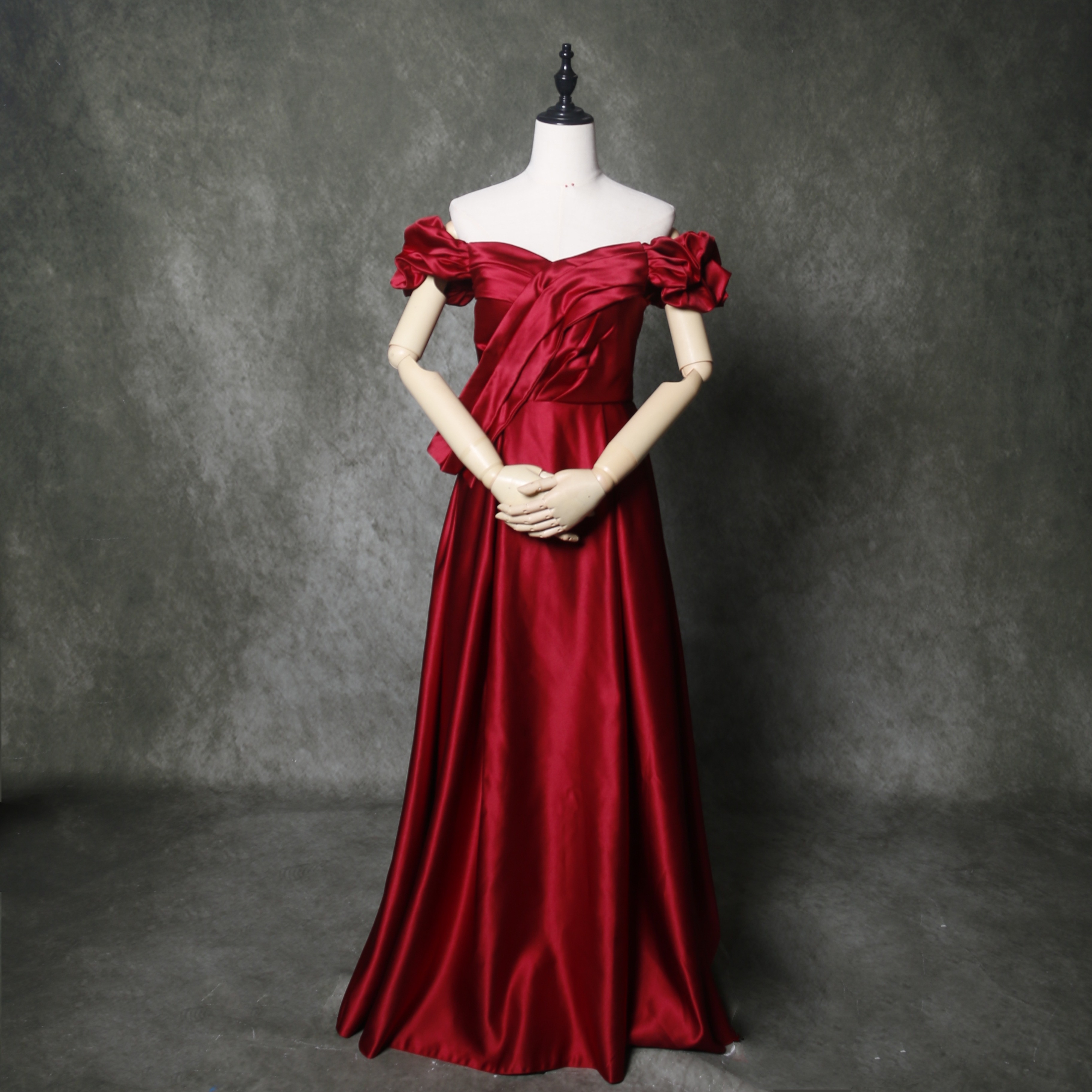 派手な ドレス 赤 Aライン ロング 背中見せ ドロップショルダー ベアトップ ファスナー 披露宴 前撮り 高みせ