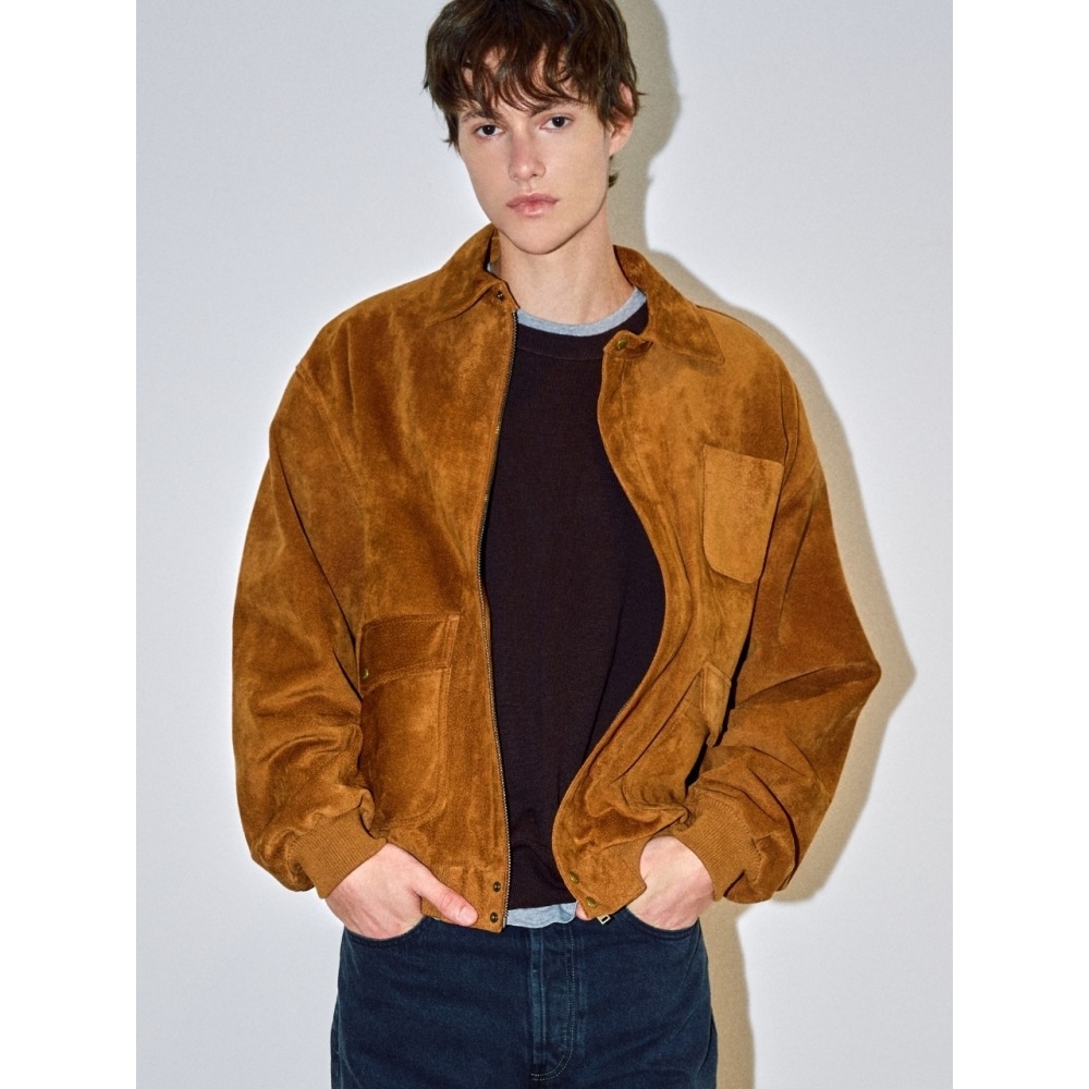 AND OU ユニセックステーゲルスエードボンバージャケット (ラストベージュ)