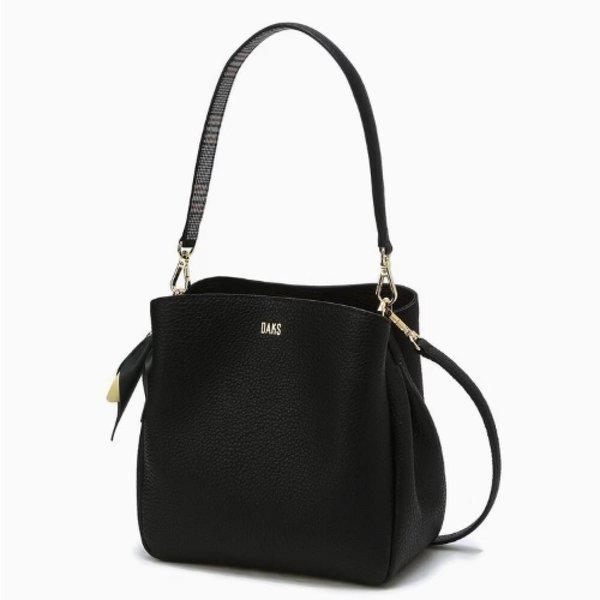 AK Bundang店 ブラックフラワーチャーム レザーショルダーバッグ M DCBA5E545BK 43,027円