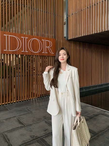 250G 万能ツイル光沢スーツ 6,131円