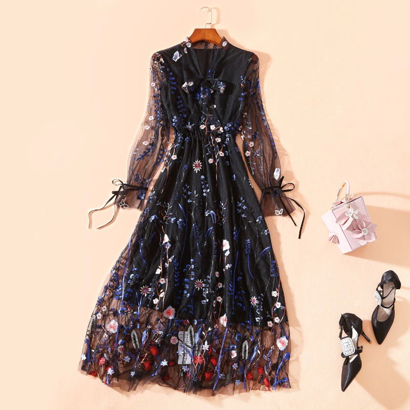 ワンピース フレアワンピース ロング ロング丈 袖あり 長袖 フレアスリーブ ラウンドネック フレア Aライン レース 刺繍 透け感 シースルー ポリエステル かわいい きれいめ 大人 上品 おしゃれ