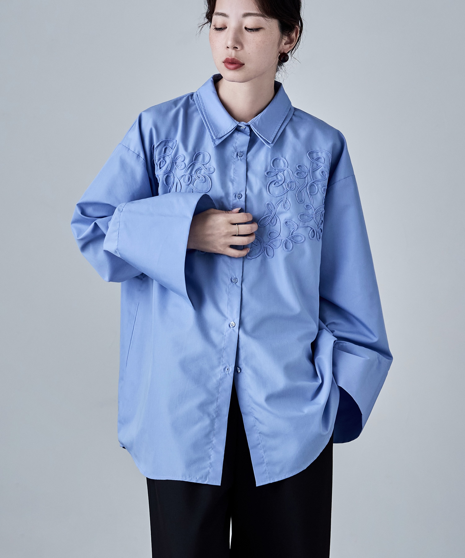 コード刺繍ブロードオーバーシャツ トップス シャツ ブラウス 長袖 ワイド ワイドスリーブ 綿 綿混 ビッグシルエット オーバーサイズ 刺繍 コード刺繍 レギュラーカラー ダブルカラー 花 花柄