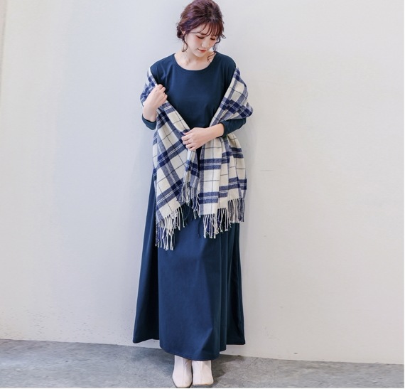 カジュアルロングワンピース ラウンドネックワンピース 長袖ロングワンピース ルーズシャツワンピース スカート ワンピース シャツ プルオーバー オールインワン ロングスカート フレアスカート 膝下