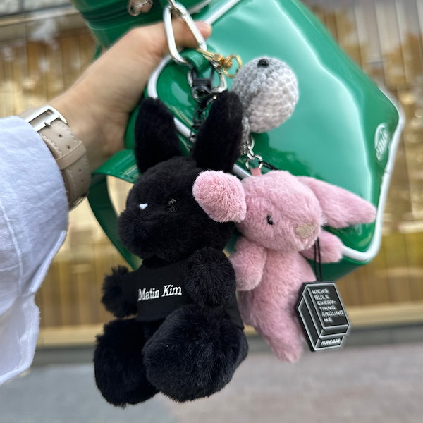 新品未開封Martin Kim キーホルダー BLACK BUNNY TOY Qoo10 Matin Kim Bunny keyring キーホルダー