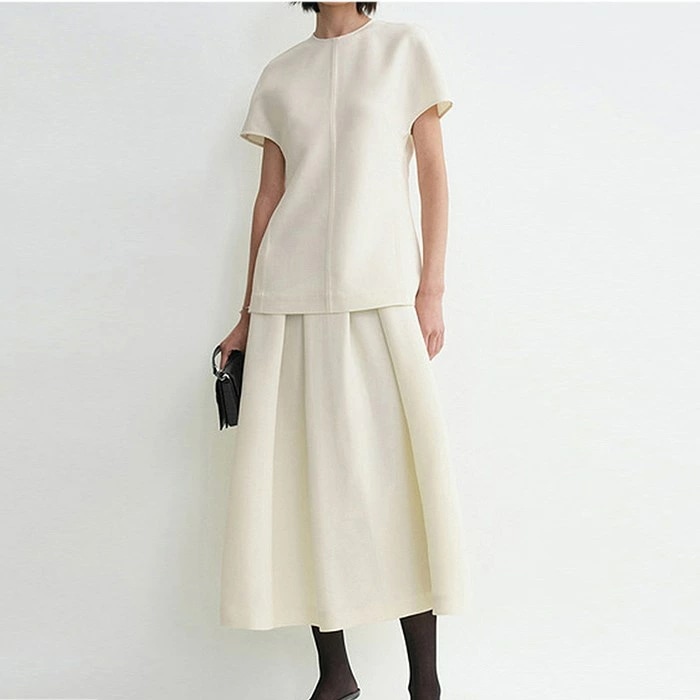 限定カラーフレンチスリーブエレガントなセットアップーシンプルな洗練美を纏う上品な大人のための半袖トップス＆ミモレ丈スカート大きいサイズありSからXXL