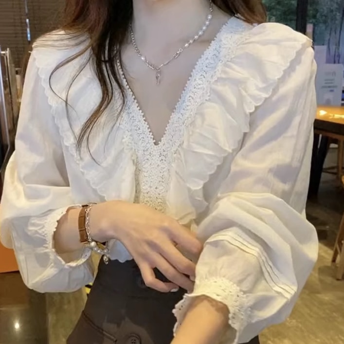 レディース トップス シャツ ブラウス プルオーバー 長袖 Vネック 襟付き フェミニン レース フリル かわいい 大人可愛い きれいめ シンプル カジュアル 上品 おしゃれ レトロ こなれ感 ラフ