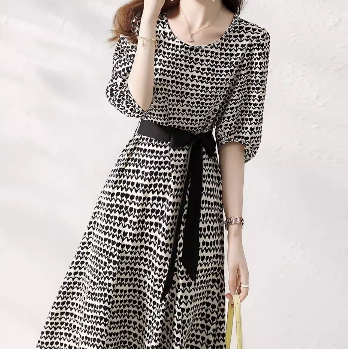 ワンピース フレアワンピース ミモレ丈 かわいい 大人可愛い きれいめ シンプル カジュアル 大人 上品 おしゃれ お洒落 大人女子 こなれ感 個性的 主役級 存在感 美容師 メイクアップアーティスト