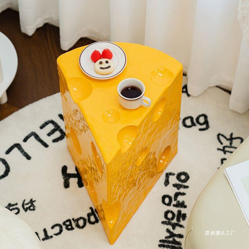 サイドテーブル ユニーク チーズ ケーキ 型 おしゃれ かわいい インテリア コンパクト ナイトテーブル コーヒーテーブル イエロー ピンク 白