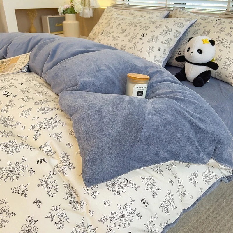 【急速出荷!】今の流行ミルクベルベットキルトカバー肌に優しい厚みのあるシングルキルトカバー学生寮厚みのある暖かいキルトカバー裸で寝るのに適しています