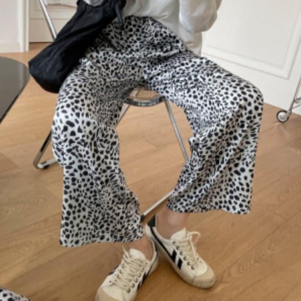 ボトムス ボトム おすすめ おしゃれ お洒落 安い プチプラ パンツ ワイド パンツ ハイ ウエスト 太め ヒョウ柄 動きやすい 韓国 流行り かわいい 可愛い リラックス