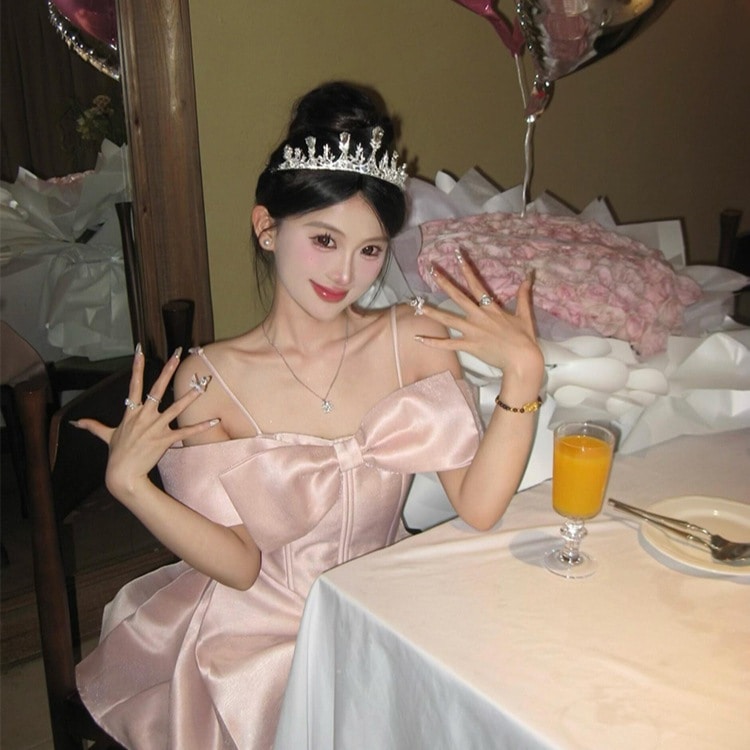 【送.料.無.料.急速発送】ピンクのキャミソール胸元の魚の尾を収めた肩出しプリンセススカートのリボンドレス 演奏会 ウェディング 発表会 成人式 二次会 お呼ばれ 5,844円