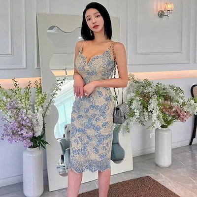 2025夏の気質の細身のサスペンダースカートの中で長いレースのヒップを包むワンピース女です